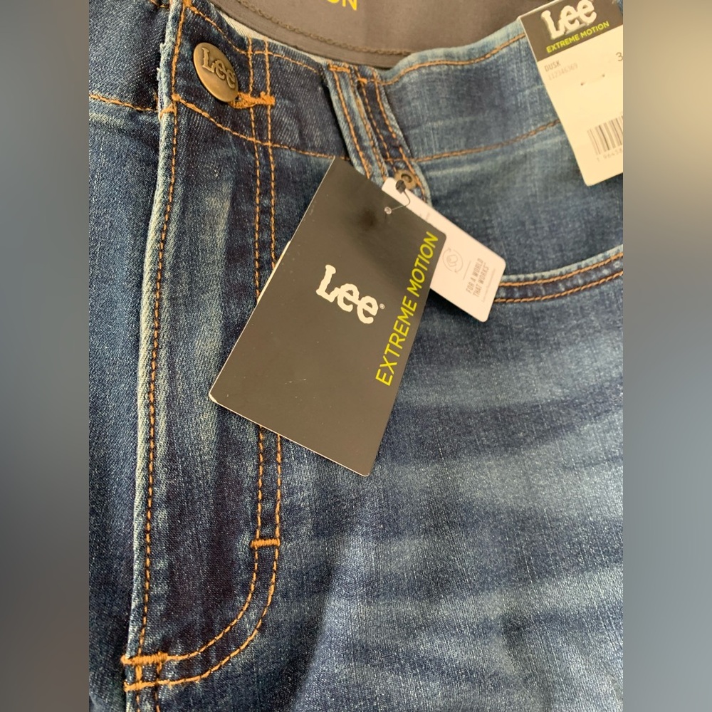 Lee Extreme Motion Men's Denim Shorts Straight Fit Stretch Size 42 X 10.5” Dusk - Picture 8 of 11